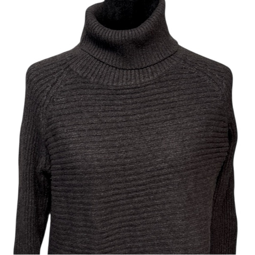 Knit Ribbed Sweater w Accent Wavy Trim Bottom Sleeves
